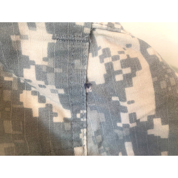 US Army Combat Uniform Coat Shirt ACU Cotton Blend Non FR UCP sz MR - READ - Picture 10 of 10